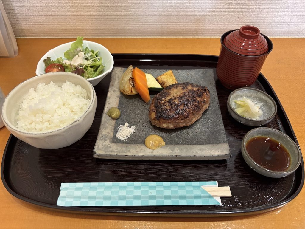 スエヒロハンバーグランチ1900円
